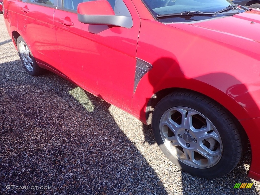 2008 Focus SES Sedan - Vermillion Red / Charcoal Black photo #3