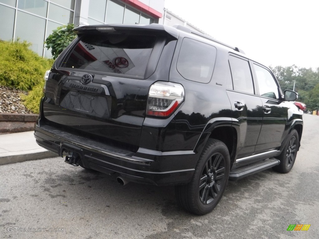 2019 4Runner Nightshade Edition 4x4 - Midnight Black metallic / Black photo #16