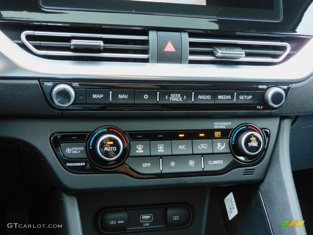 2022 Kia Niro EX Premium Hybrid Controls Photo #142959267