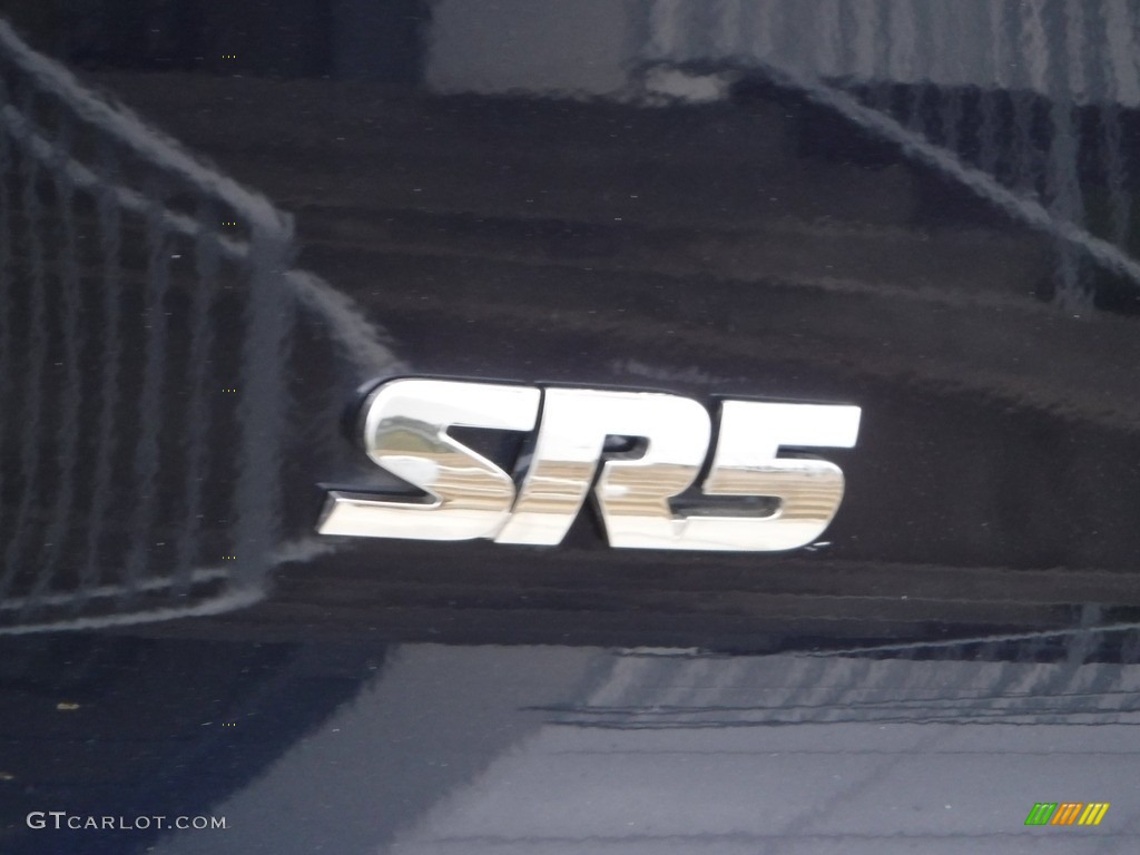 2018 4Runner SR5 4x4 - Nautical Blue Metallic / Graphite photo #16