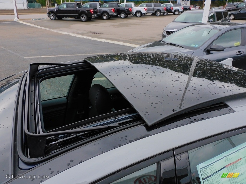2022 Kia Stinger GT2 Sunroof Photos