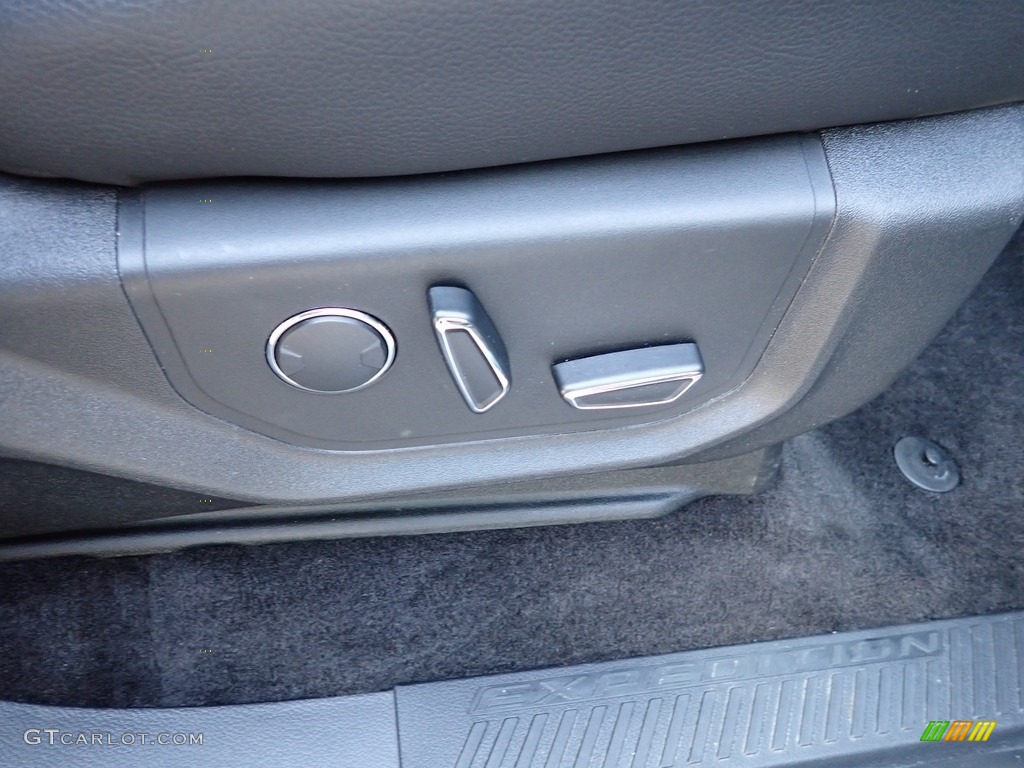 2018 Expedition Limited 4x4 - Blue / Ebony photo #17