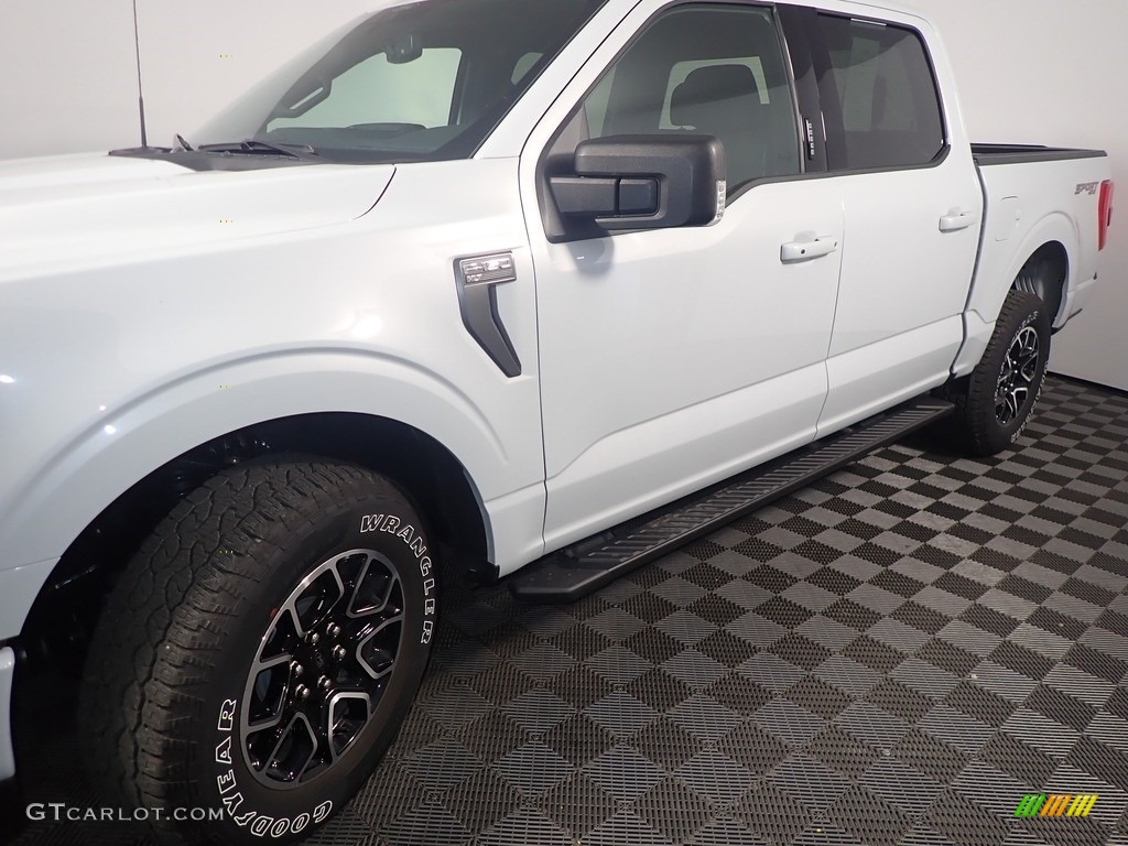 2021 F150 XLT SuperCrew 4x4 - Space White / Black photo #11