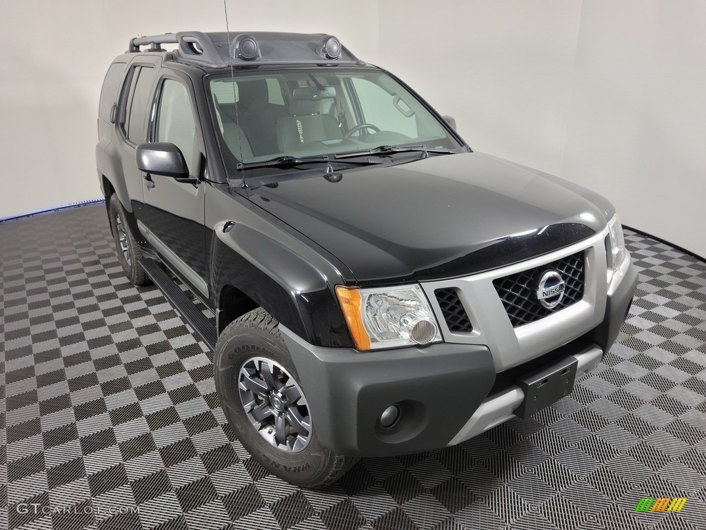 2015 Xterra PRO-4X 4x4 - Super Black / PRO-4X Gray/Steel photo #4