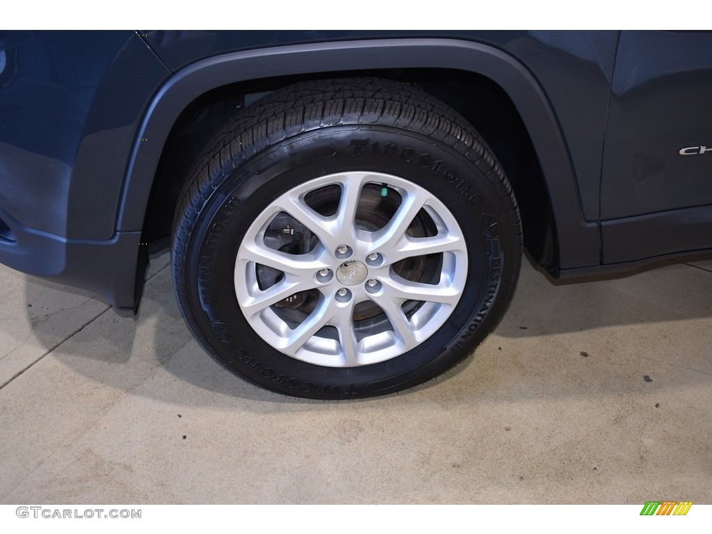 2018 Cherokee Latitude Plus 4x4 - Rhino / Black photo #5