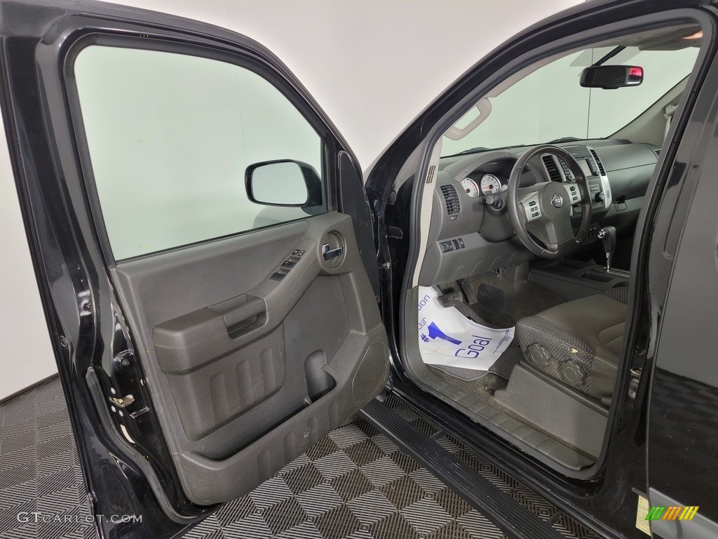 2015 Xterra PRO-4X 4x4 - Super Black / PRO-4X Gray/Steel photo #13