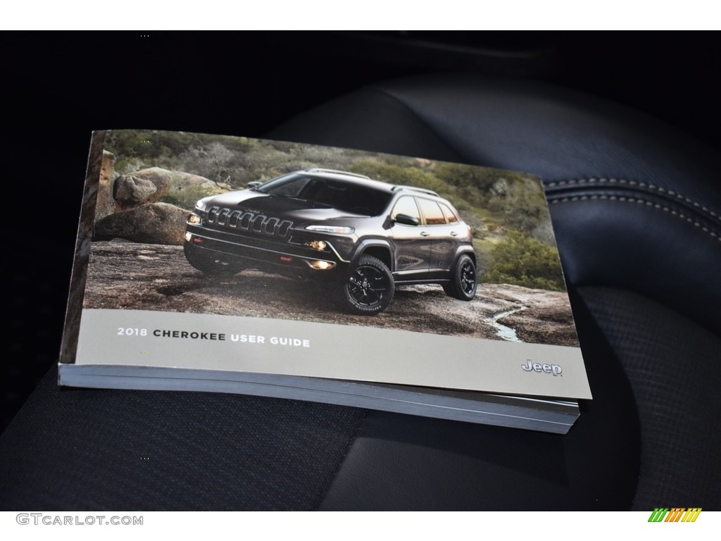 2018 Cherokee Latitude Plus 4x4 - Rhino / Black photo #16
