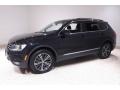 Deep Black Pearl - Tiguan SE 4MOTION Photo No. 3