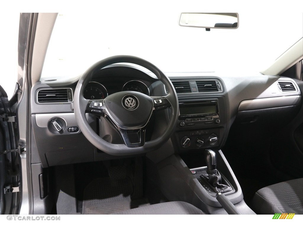Titan Black Interior 2015 Volkswagen Jetta SE Sedan Photo #142970846
