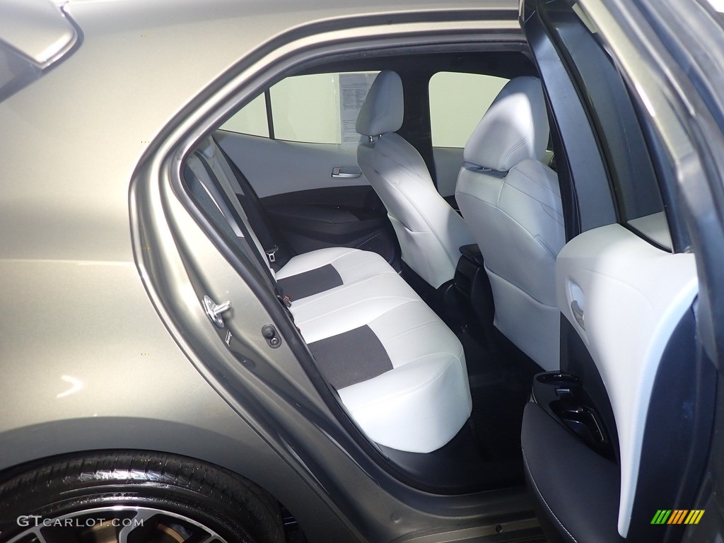2019 Corolla Hatchback XSE - Oxide Bronze / Moonstone photo #36