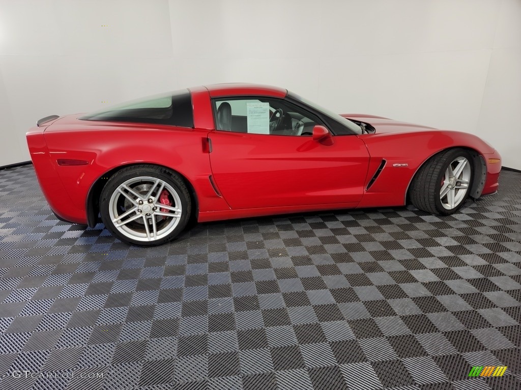 2006 Corvette Z06 - Victory Red / Ebony Black/Red photo #9