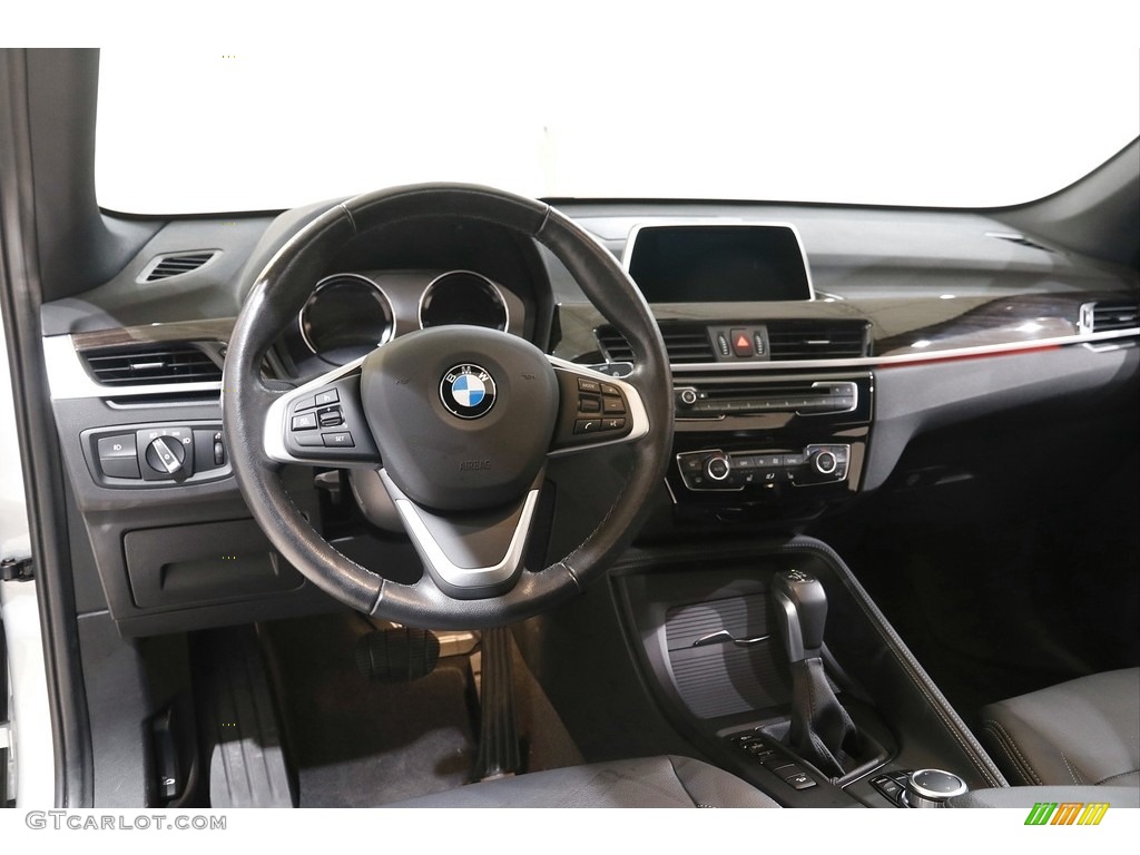 2018 X1 xDrive28i - Glacier Silver Metallic / Black photo #6