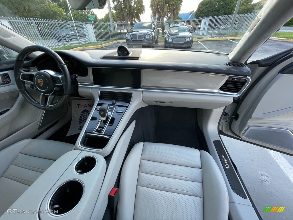 2018 Porsche Panamera Turbo Executive Black/Chalk Dashboard Photo #142976597