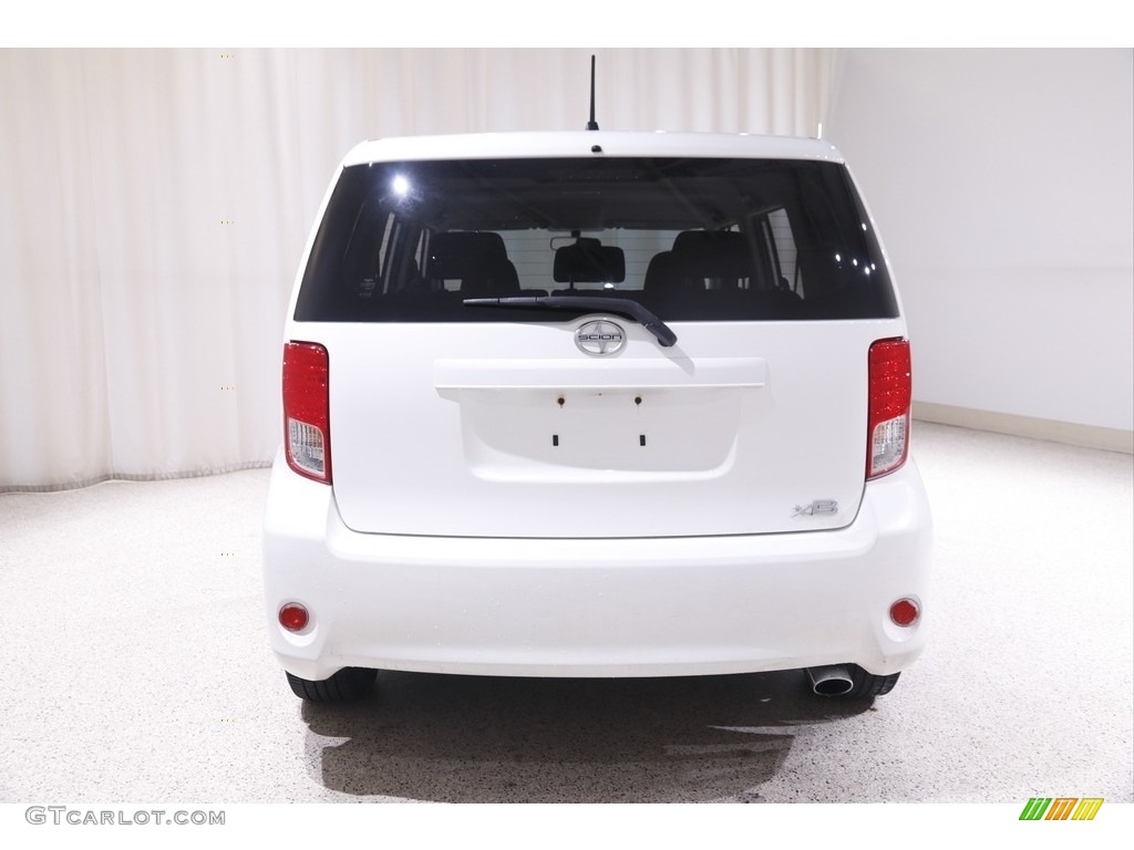 2011 xB  - Super White / Gray photo #17