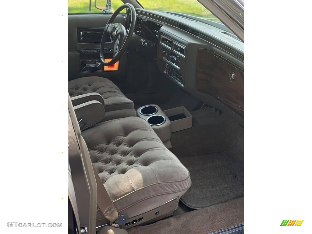 1986 Cadillac Fleetwood Brougham D'Elegance Front Seat Photo #142978562