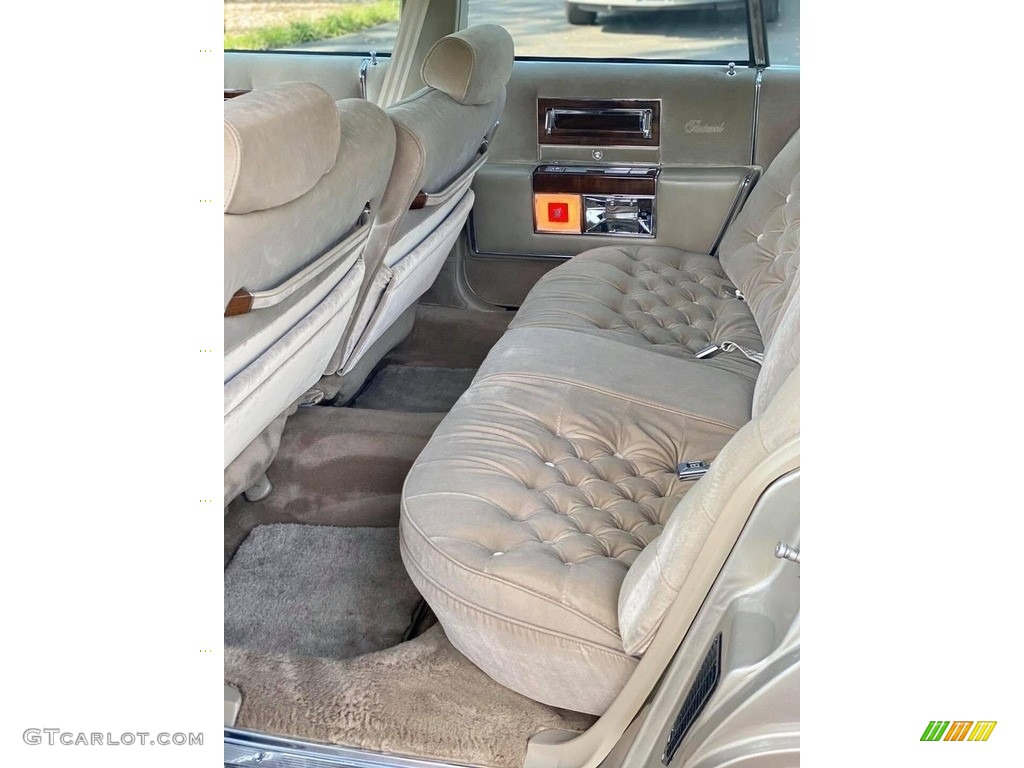 1986 Cadillac Fleetwood Brougham D'Elegance Rear Seat Photo #142978667