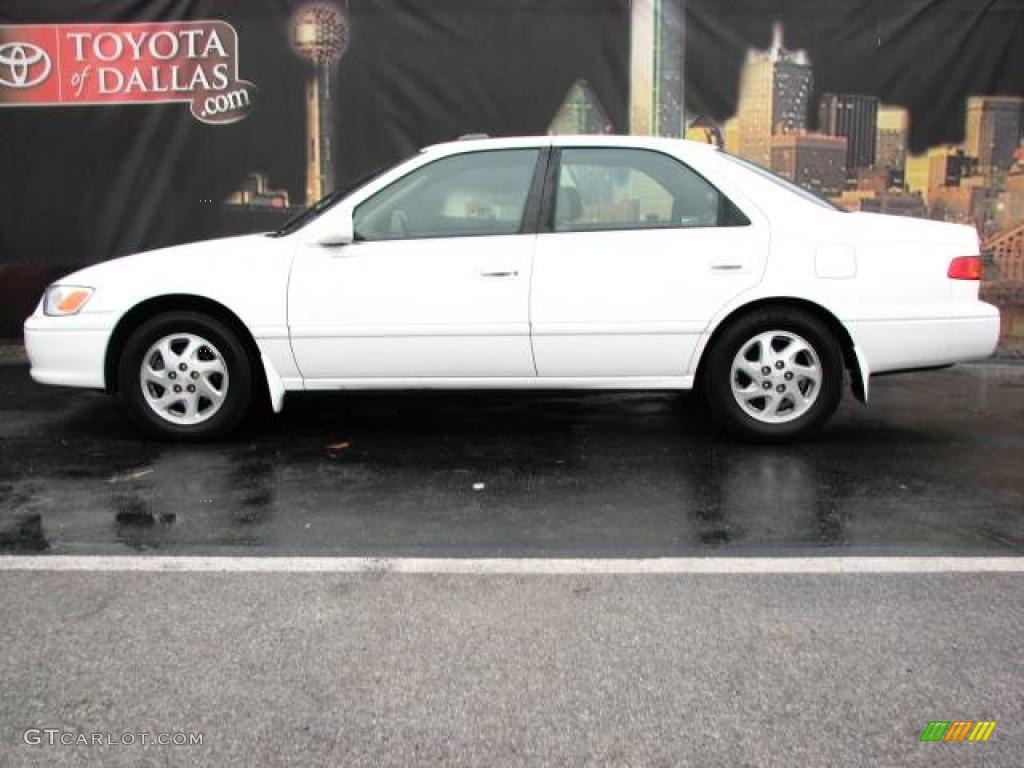 2001 Camry LE - Super White / Oak photo #1