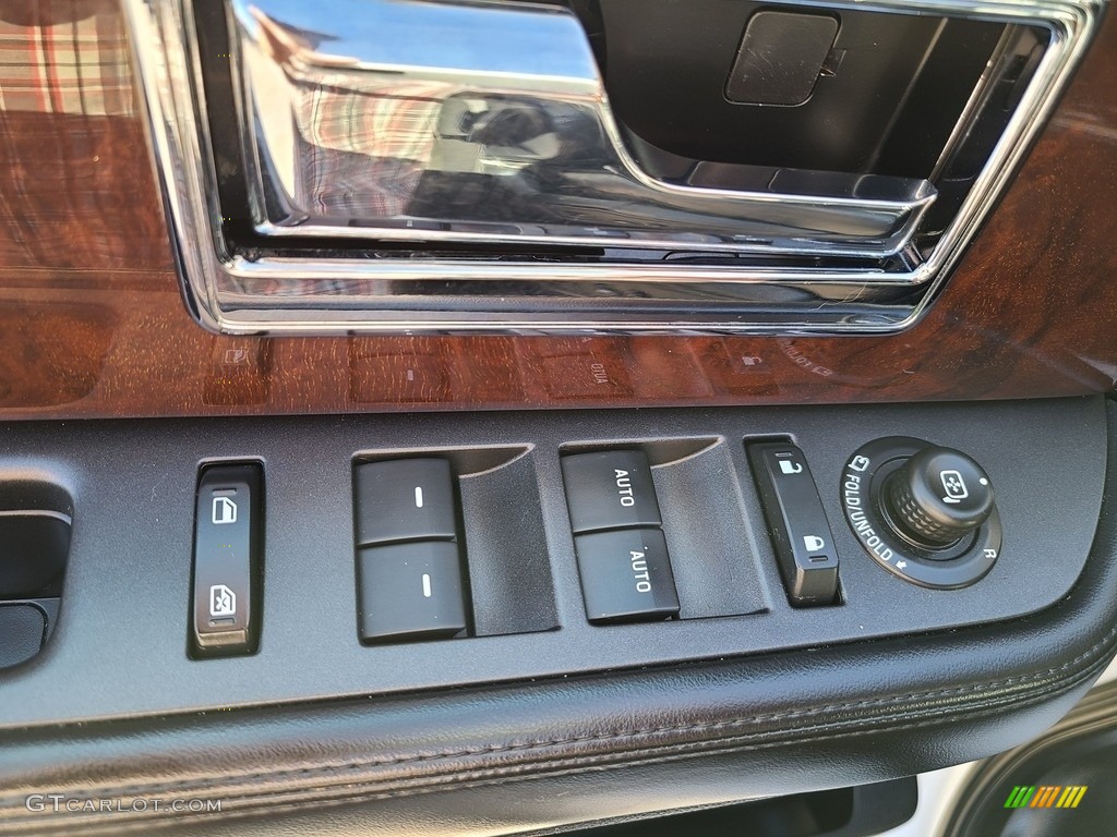 2017 Navigator L Select - White Platinum / Ebony photo #6