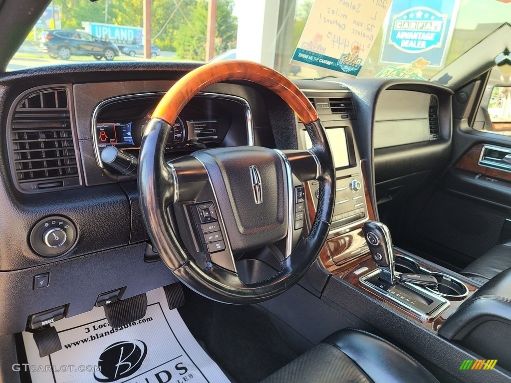 2017 Navigator L Select - White Platinum / Ebony photo #10