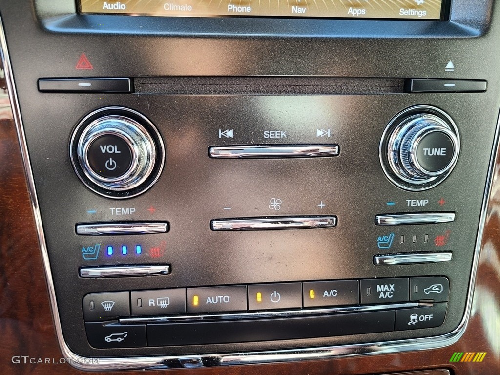 2017 Navigator L Select - White Platinum / Ebony photo #26