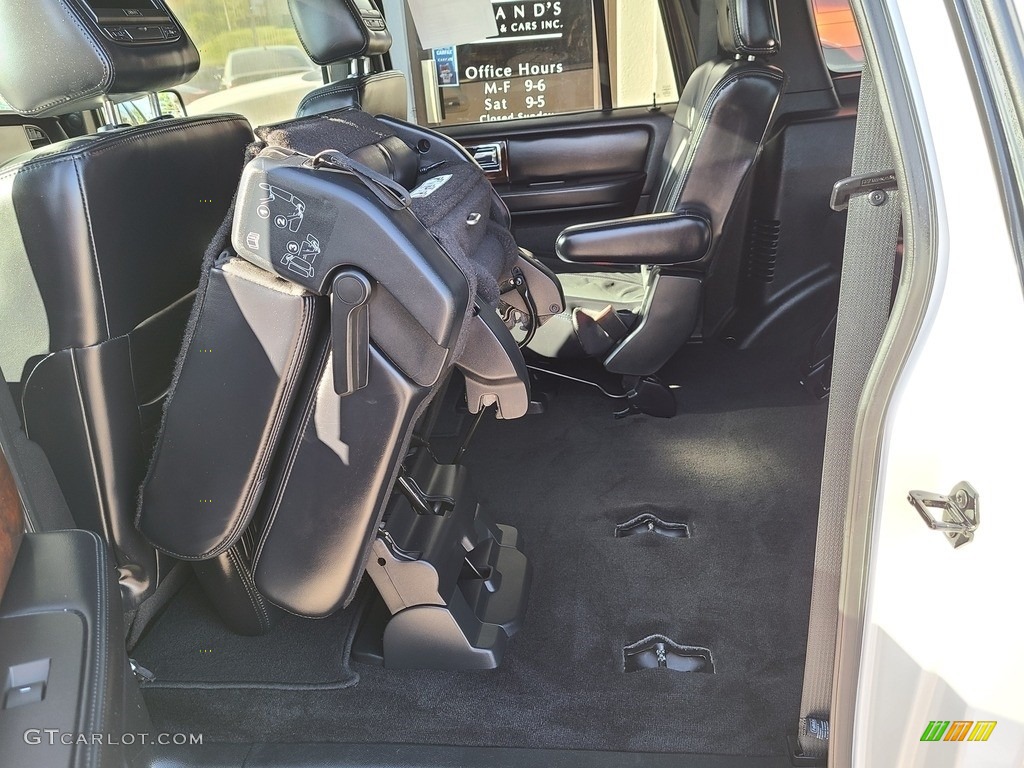 2017 Navigator L Select - White Platinum / Ebony photo #39