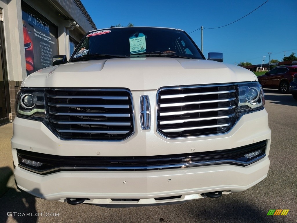 2017 Navigator L Select - White Platinum / Ebony photo #63