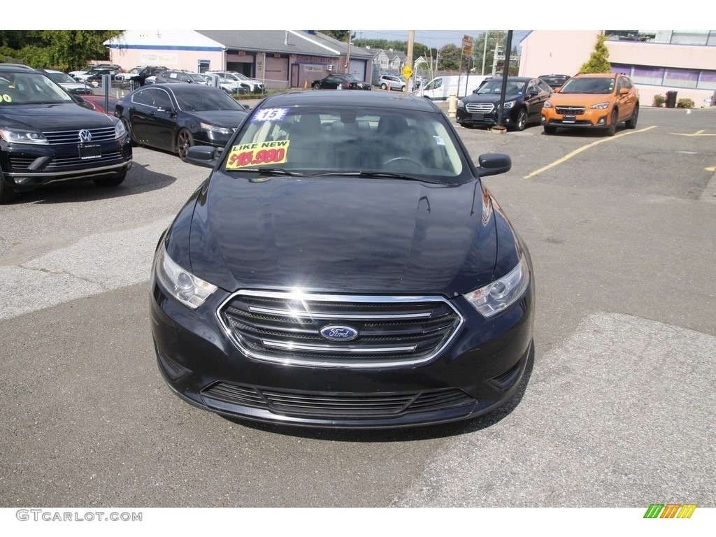 2015 Taurus SE - Tuxedo Black Metallic / Dune photo #2