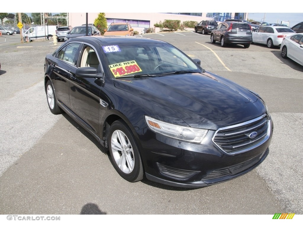 2015 Taurus SE - Tuxedo Black Metallic / Dune photo #3