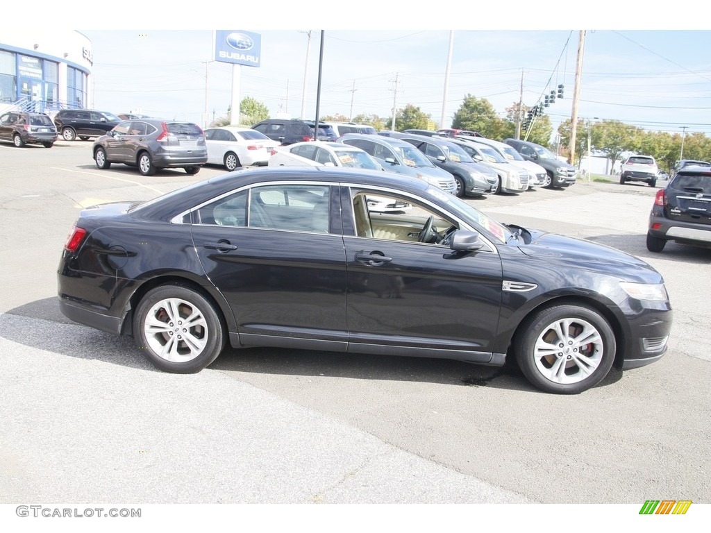2015 Taurus SE - Tuxedo Black Metallic / Dune photo #4