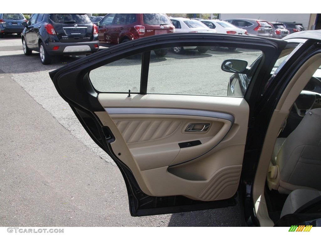 2015 Taurus SE - Tuxedo Black Metallic / Dune photo #11