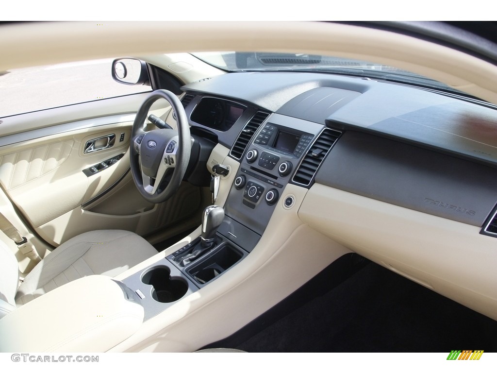 2015 Taurus SE - Tuxedo Black Metallic / Dune photo #15