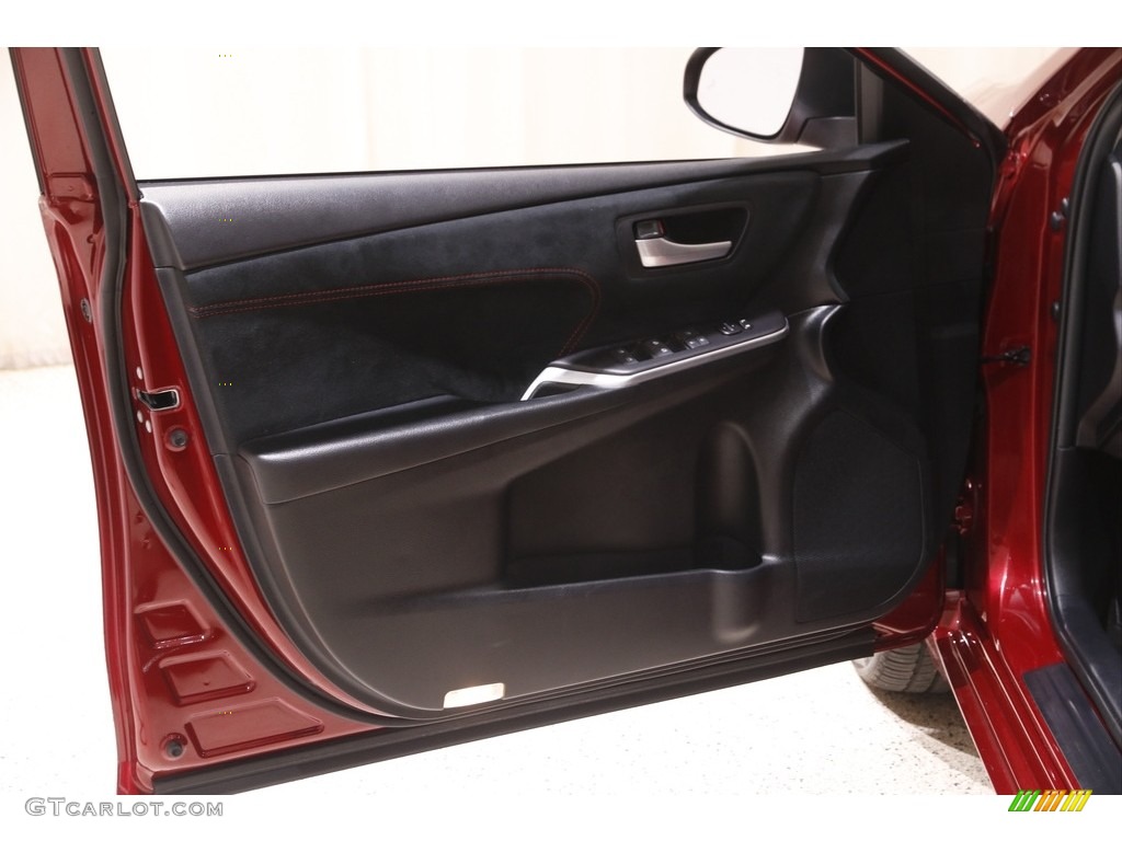 2015 Toyota Camry XLE V6 Black Door Panel Photo #142992511