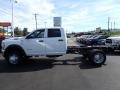 Bright White - 5500 Tradesman Crew Cab 4x4 Chassis Photo No. 2