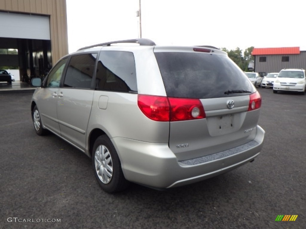 2007 Sienna LE - Silver Shadow Pearl / Taupe photo #4