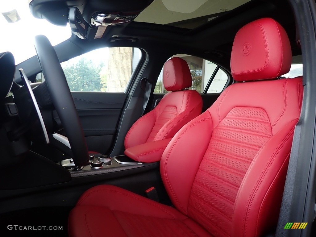 Black/Red Interior 2022 Alfa Romeo Giulia Ti AWD Photo #142995859