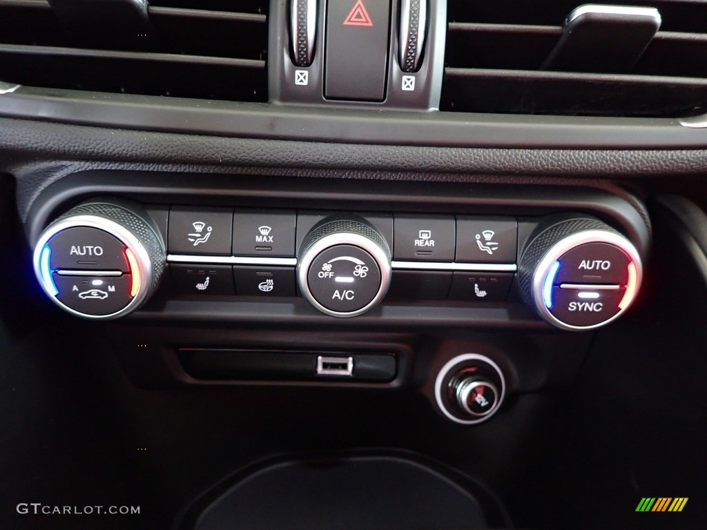 2022 Alfa Romeo Giulia Ti AWD Controls Photos