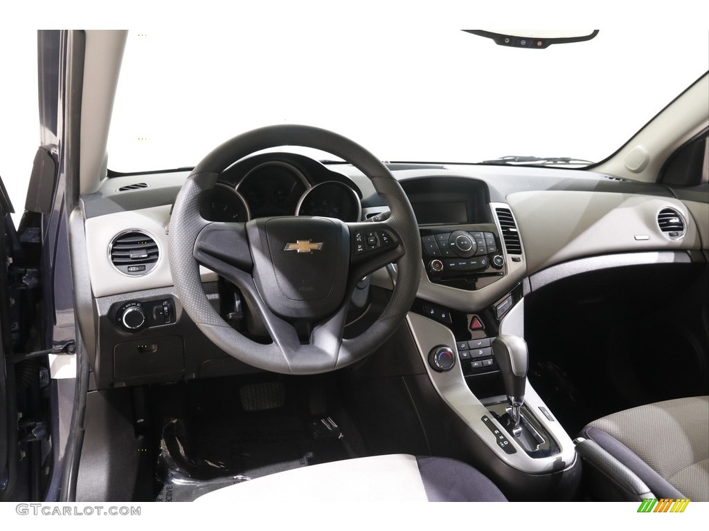 2013 Cruze LS - Atlantis Blue Metallic / Jet Black/Medium Titanium photo #6