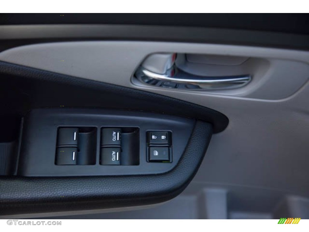 2019 Pilot EX - Lunar Silver Metallic / Gray photo #31