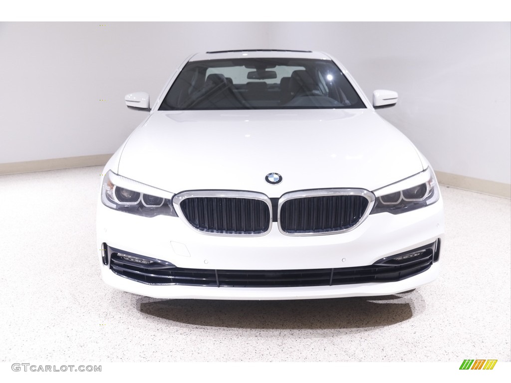 2018 5 Series 540i xDrive Sedan - Alpine White / Black photo #2