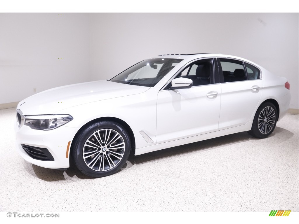 2018 5 Series 540i xDrive Sedan - Alpine White / Black photo #3