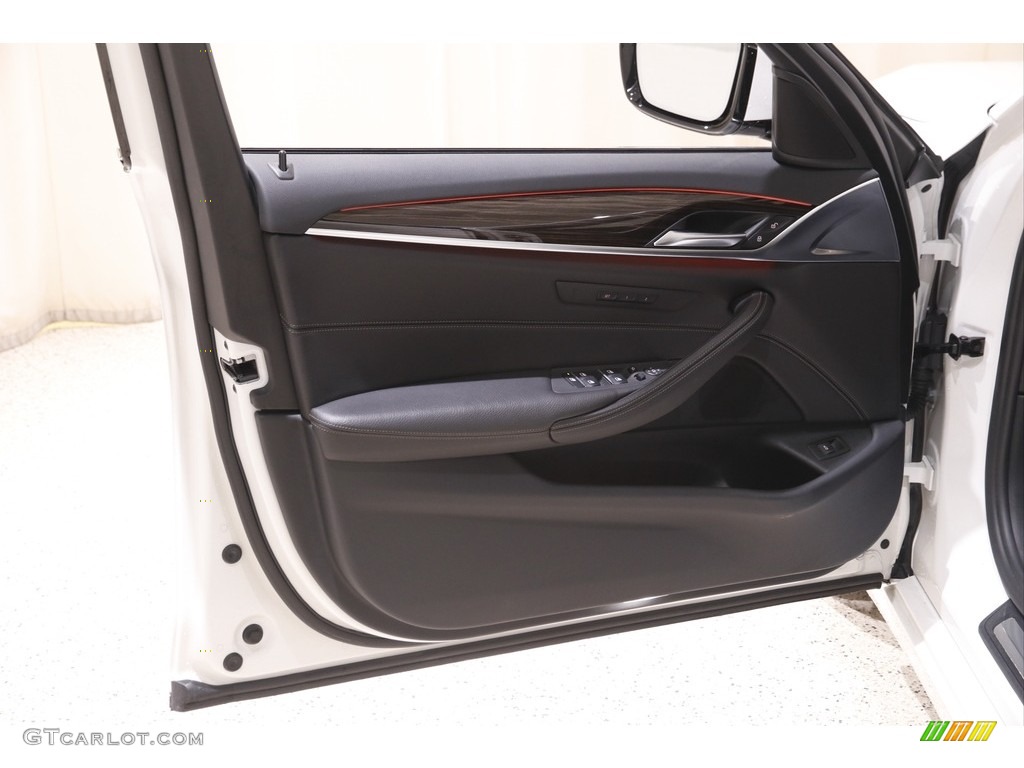 2018 5 Series 540i xDrive Sedan - Alpine White / Black photo #4