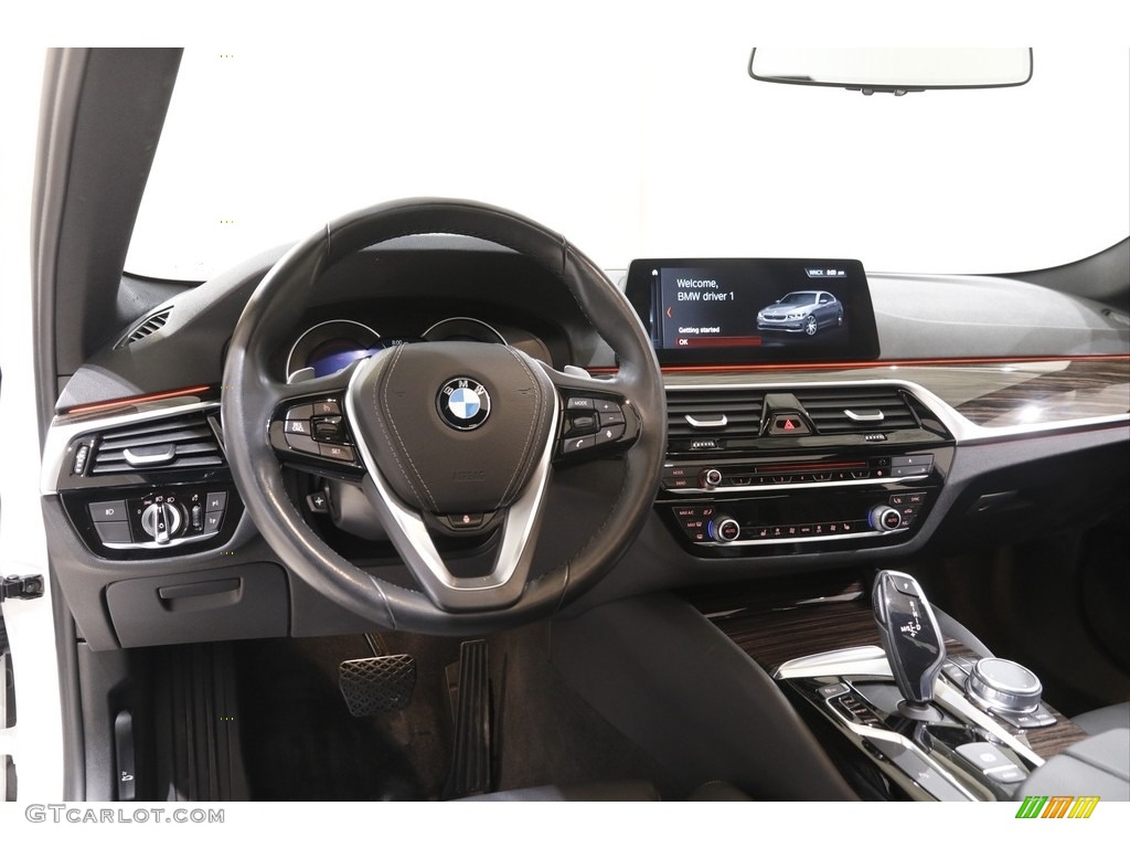 2018 5 Series 540i xDrive Sedan - Alpine White / Black photo #6