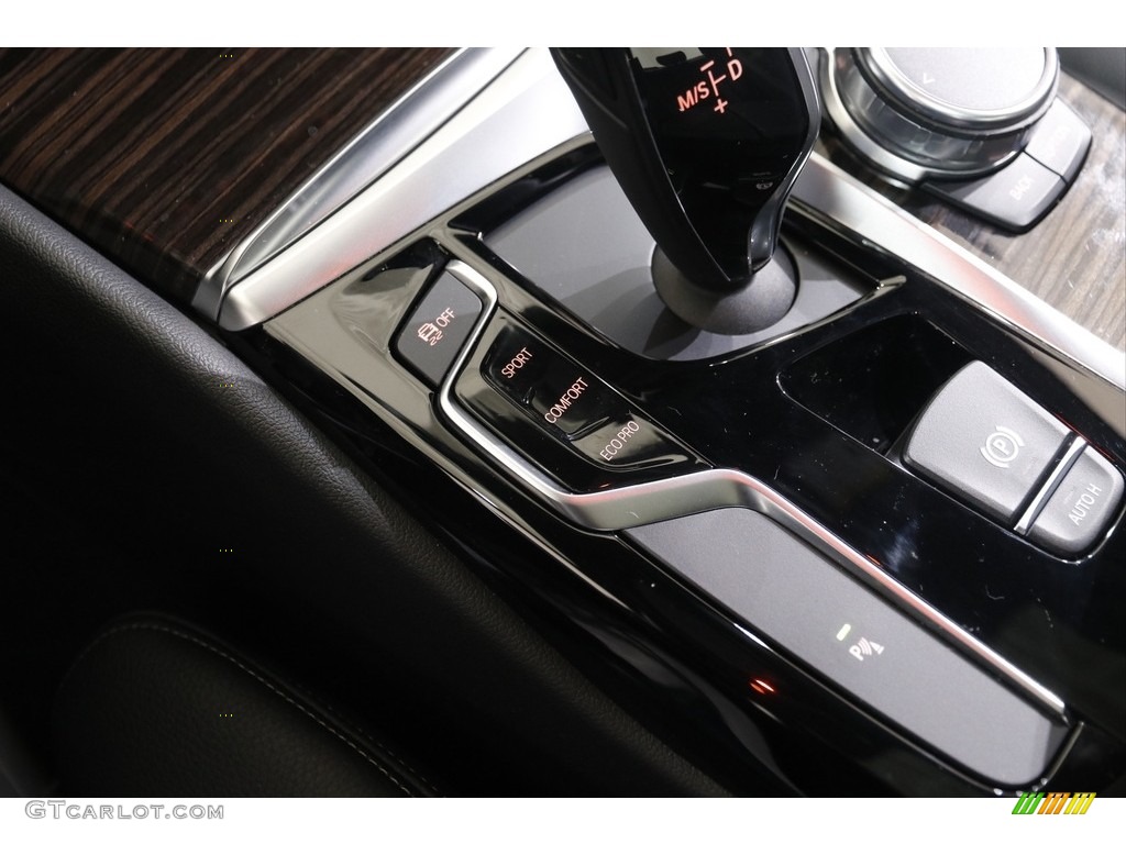 2018 5 Series 540i xDrive Sedan - Alpine White / Black photo #16