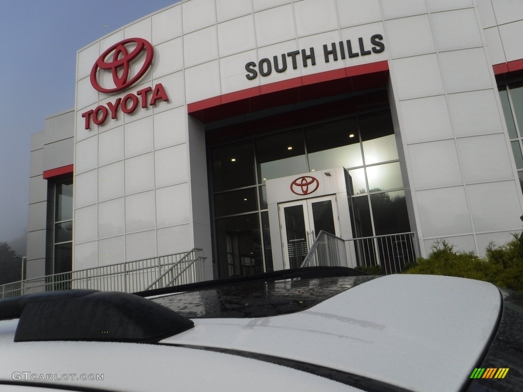 2019 Sequoia TRD Sport 4x4 - Super White / Black photo #3