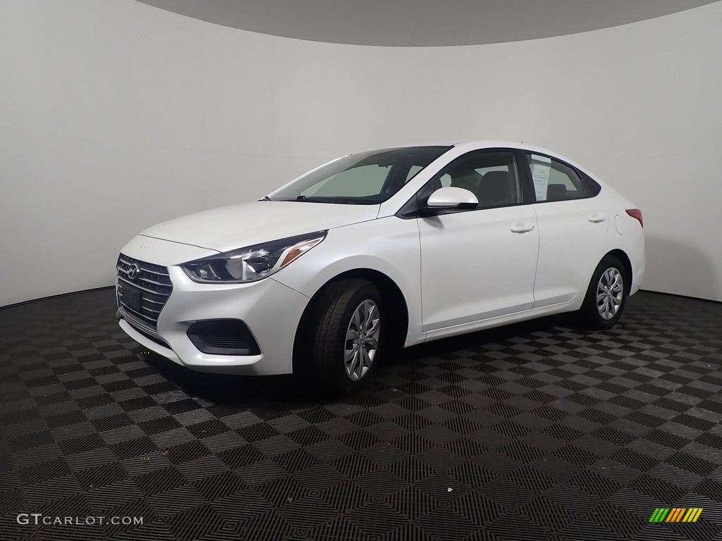 2020 Accent SE - Frost White Pearl / Black photo #8