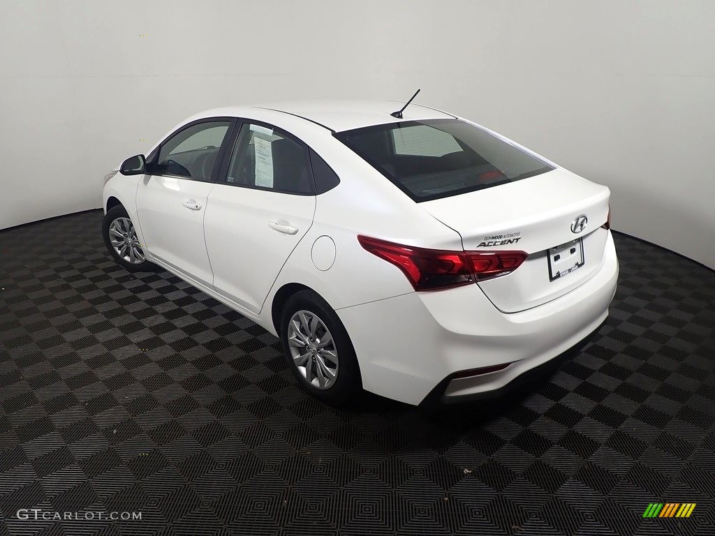 2020 Accent SE - Frost White Pearl / Black photo #12