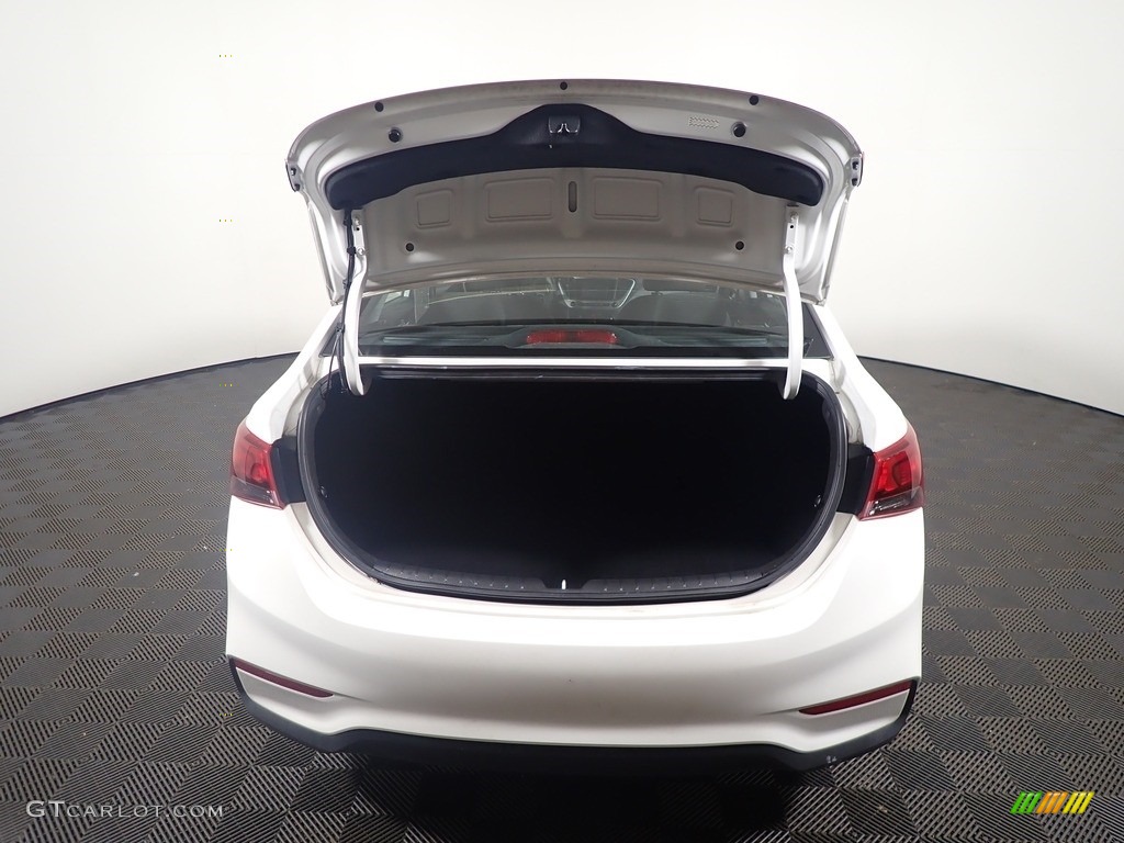 2020 Accent SE - Frost White Pearl / Black photo #14