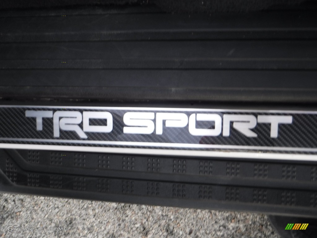 2019 Sequoia TRD Sport 4x4 - Super White / Black photo #23