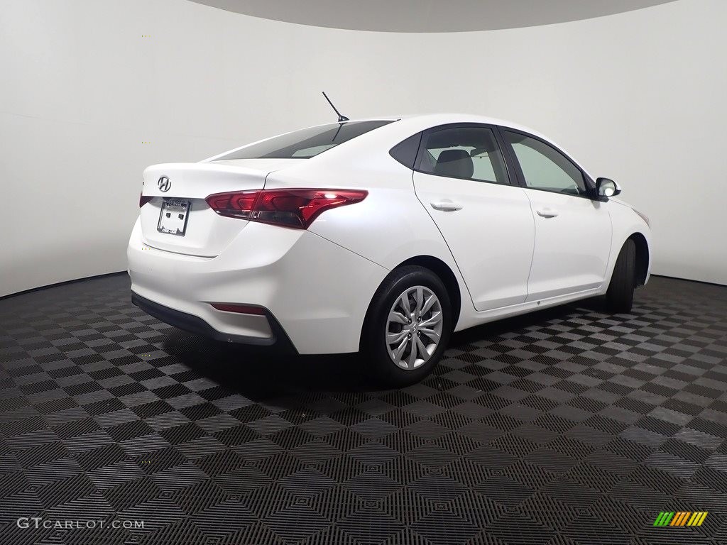 2020 Accent SE - Frost White Pearl / Black photo #16