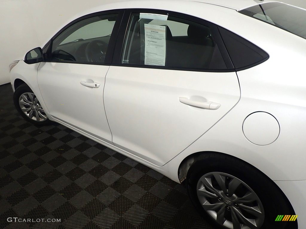 2020 Accent SE - Frost White Pearl / Black photo #18